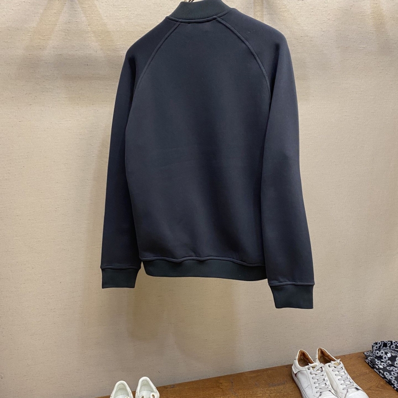 H**me5 outwear